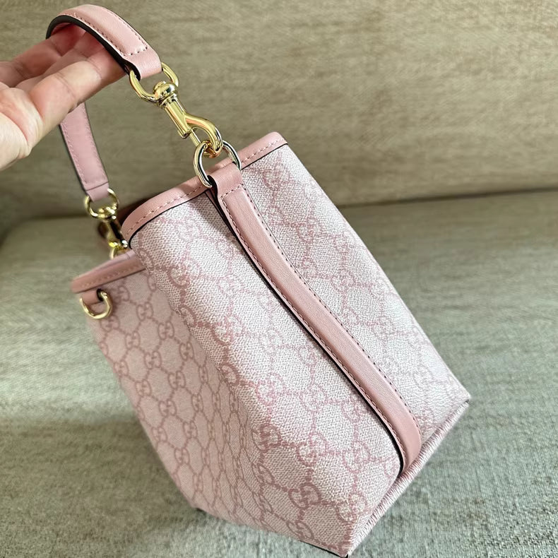 Gucci; Bucket Bag