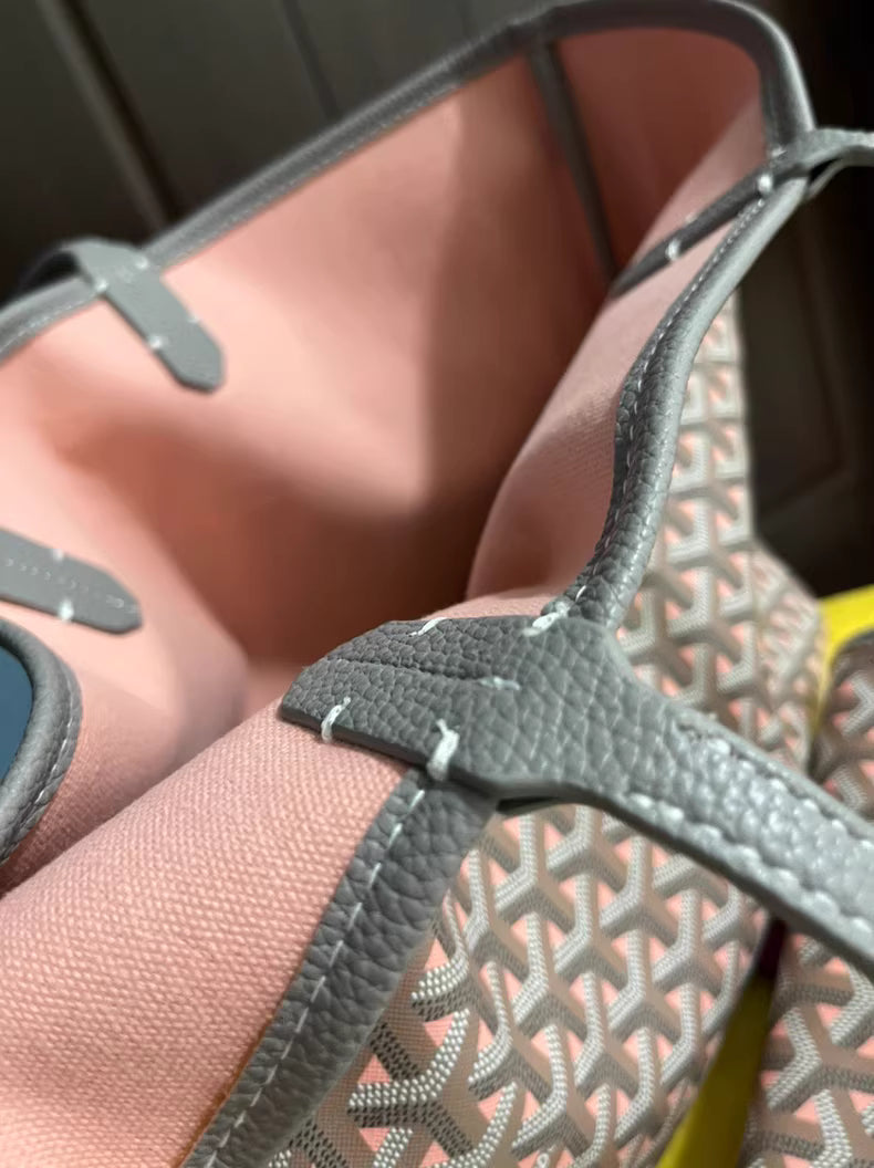 Goyard tote bag