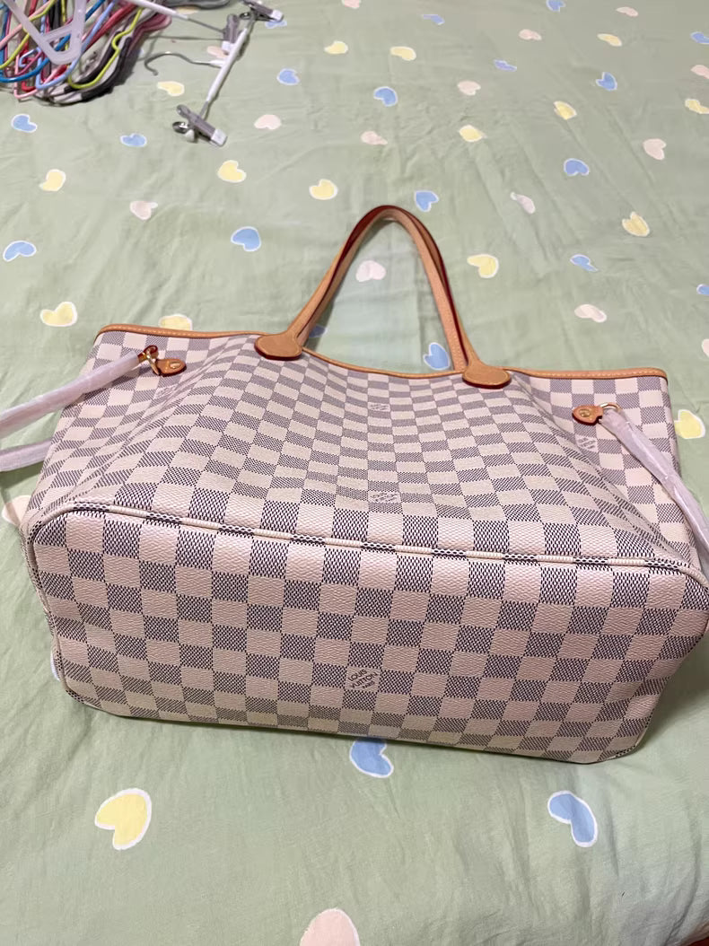 Louis Vuitton Neverfull Tot