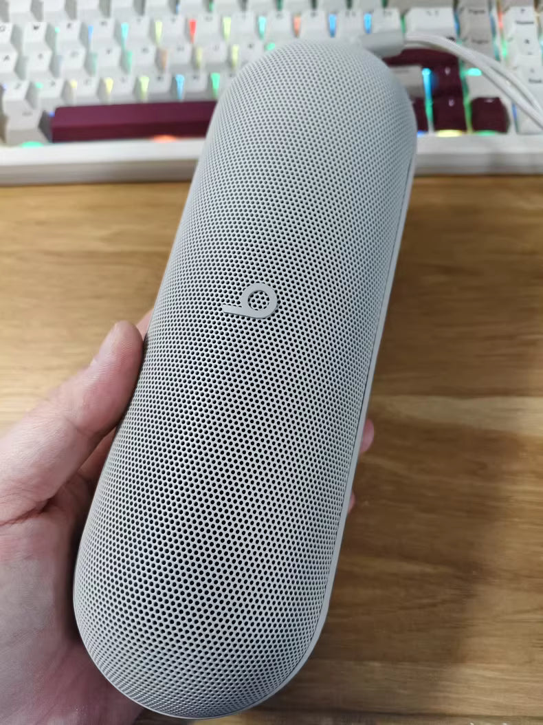 Beats Pill Kim Special Edition