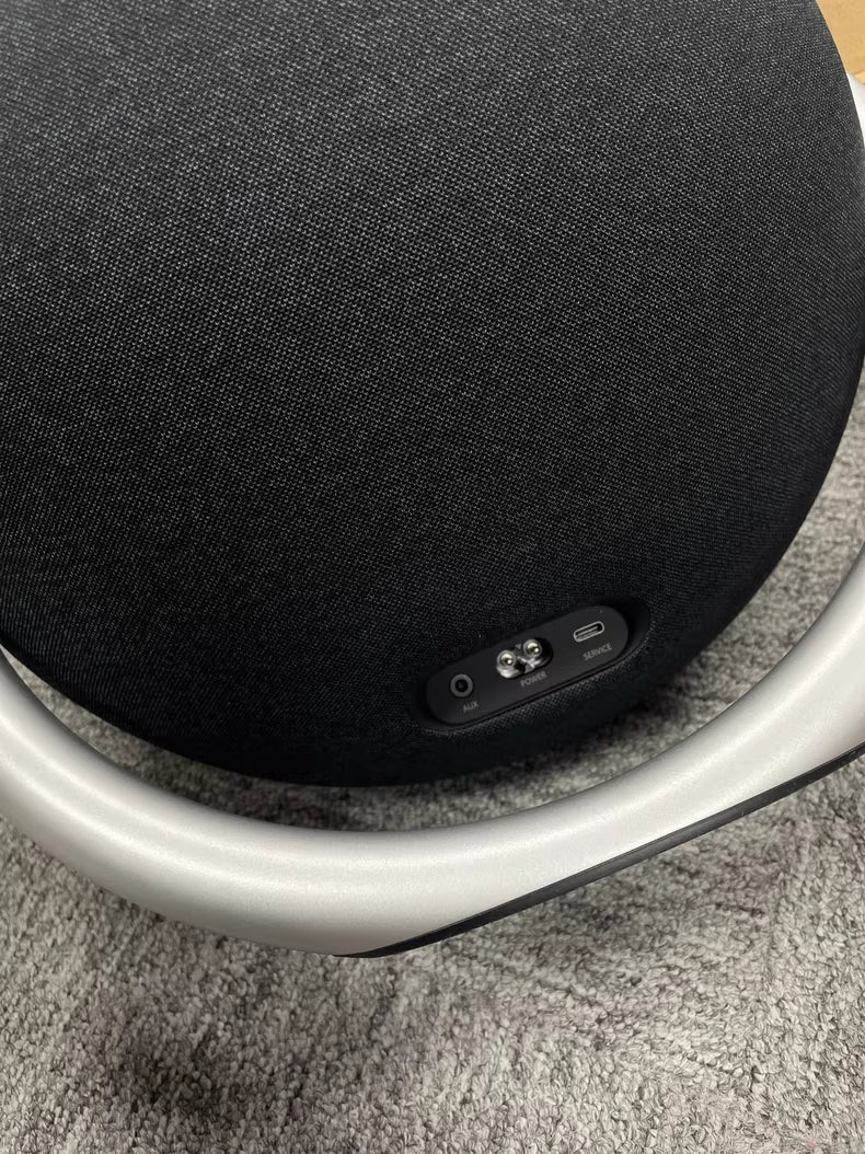 Harman Kardon Onyx Studio 8