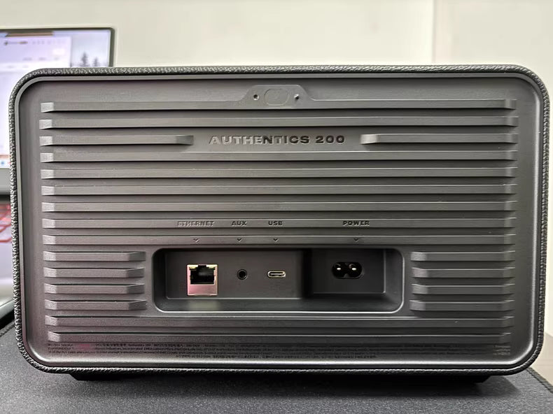 JBL Authentics 200